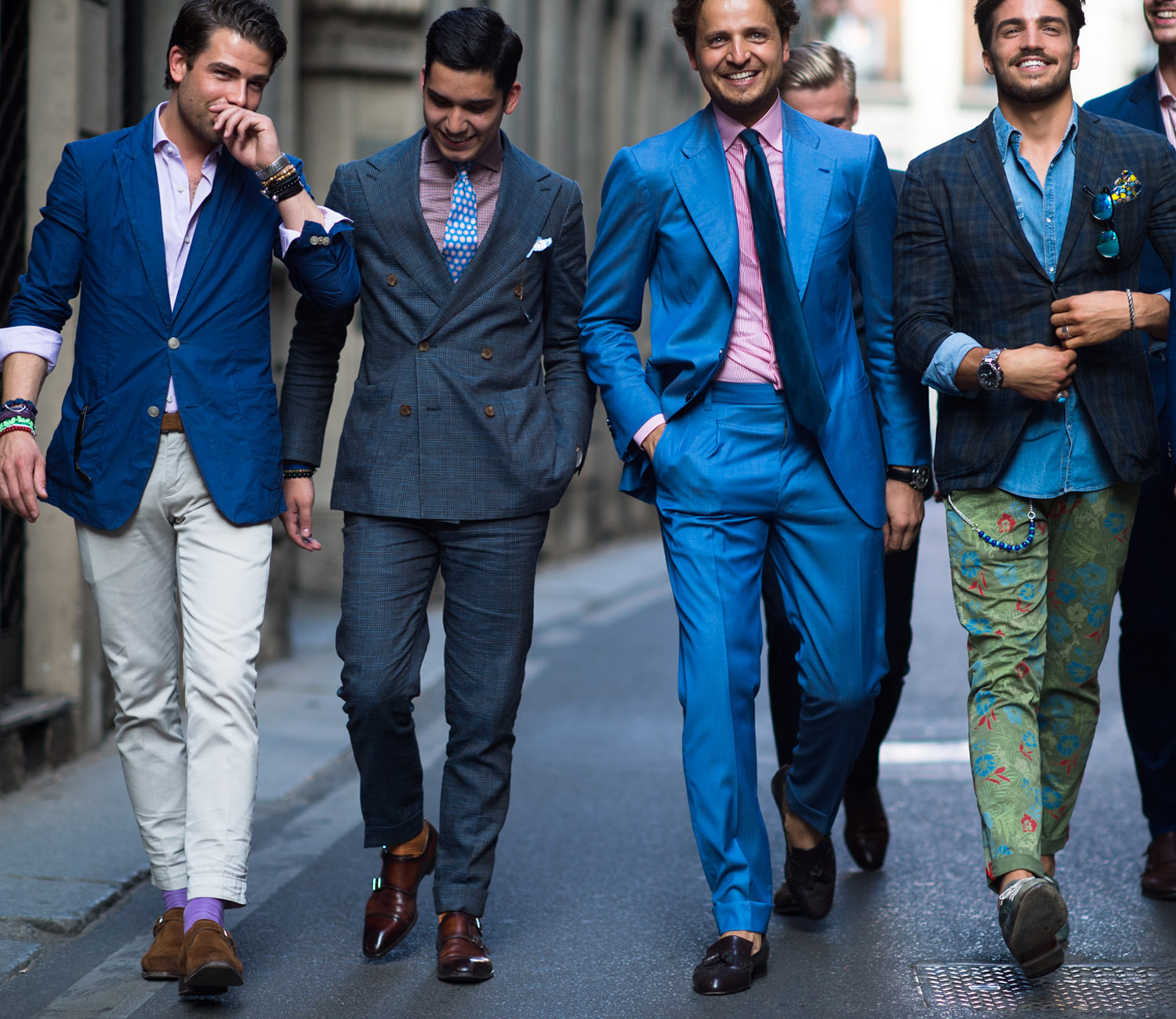 Одеться на мероприятие. Питти Уомо 2022. Итальянский стиль в одежде для мужчин. Стильный мужчина. Стильные итальянские мужчины.